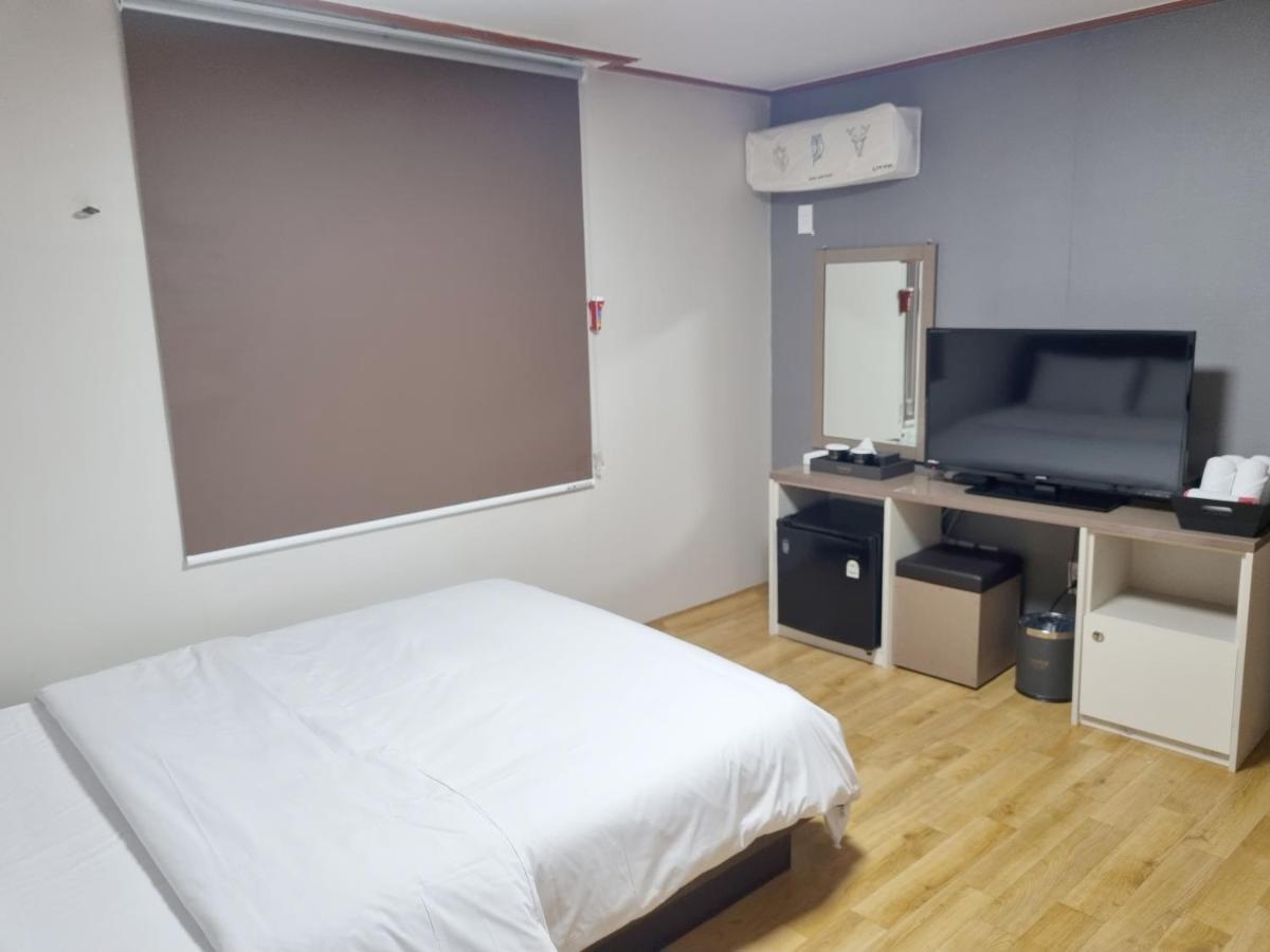 Charlie Hotel Чеджудо Экстерьер фото