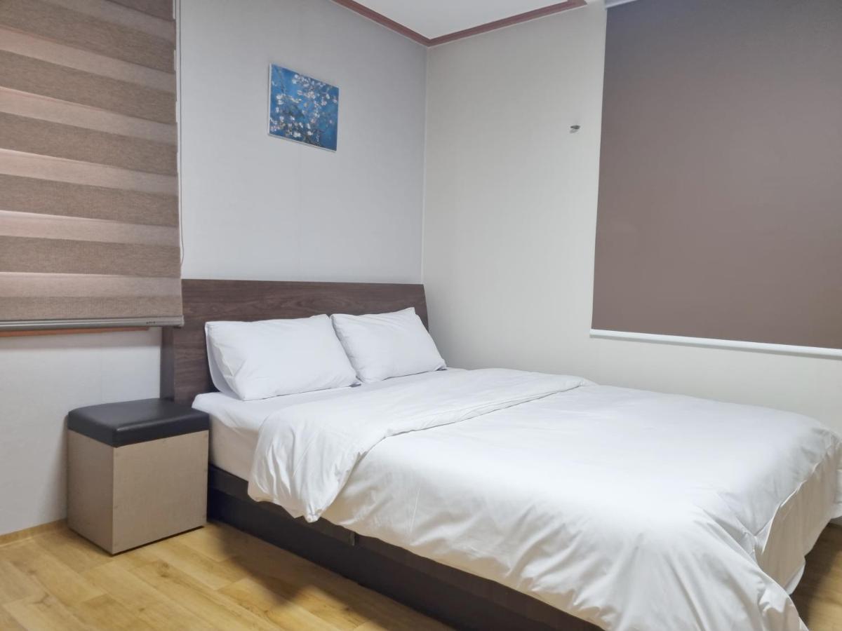 Charlie Hotel Чеджудо Экстерьер фото