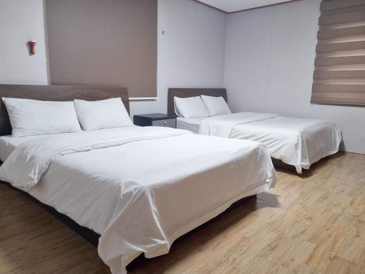 Charlie Hotel Чеджудо Экстерьер фото