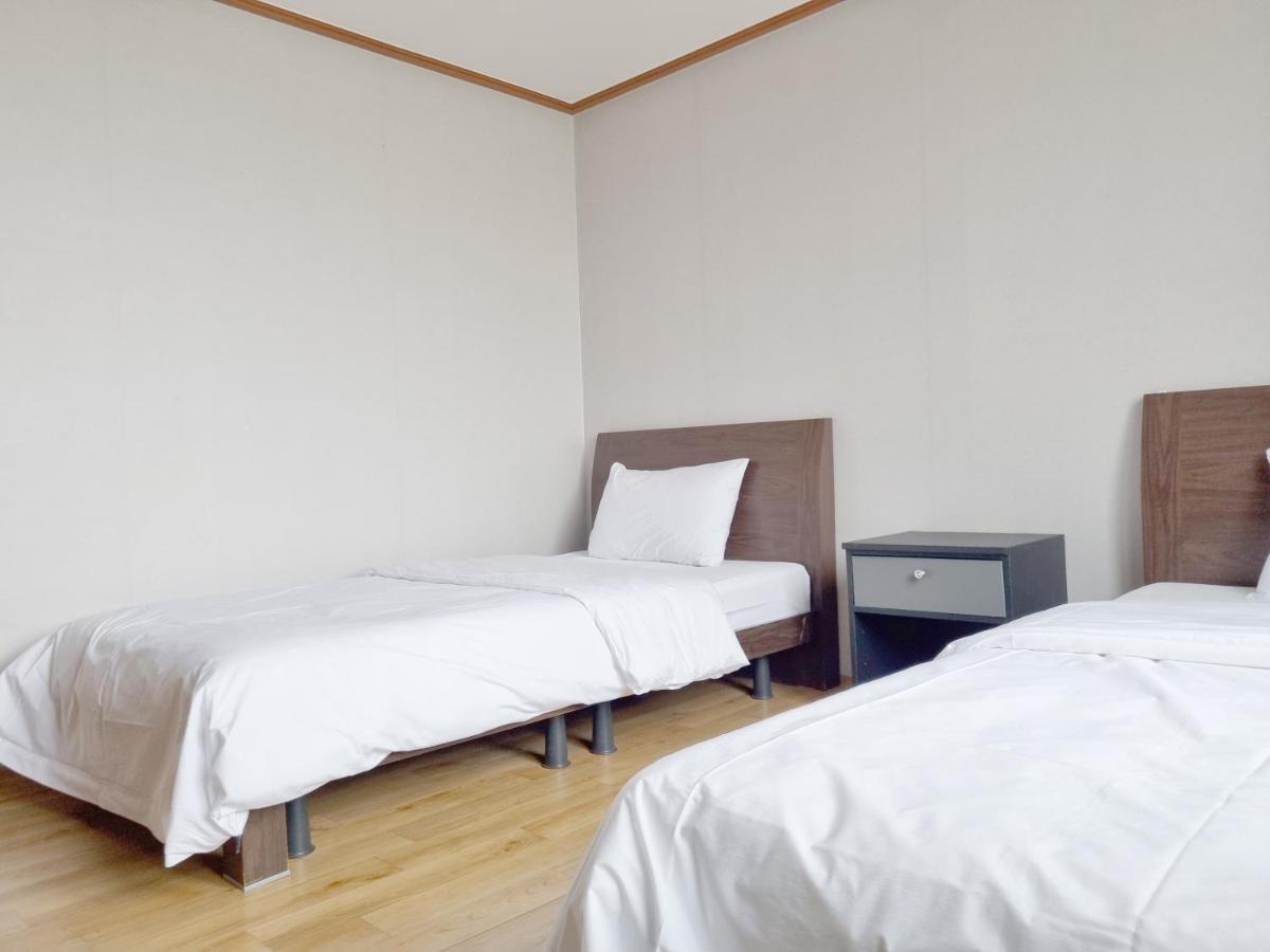 Charlie Hotel Чеджудо Экстерьер фото